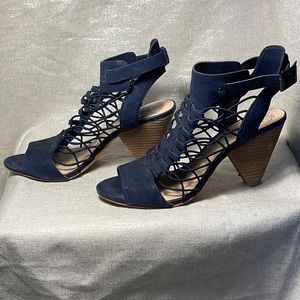 VINCE CAMUTO STACKED HEEL SANDALS